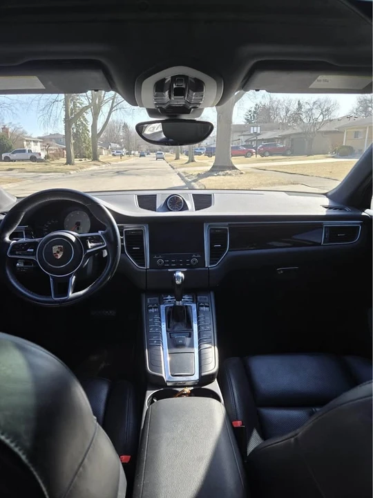 2017 Porsche Macan - Image 9 of 12