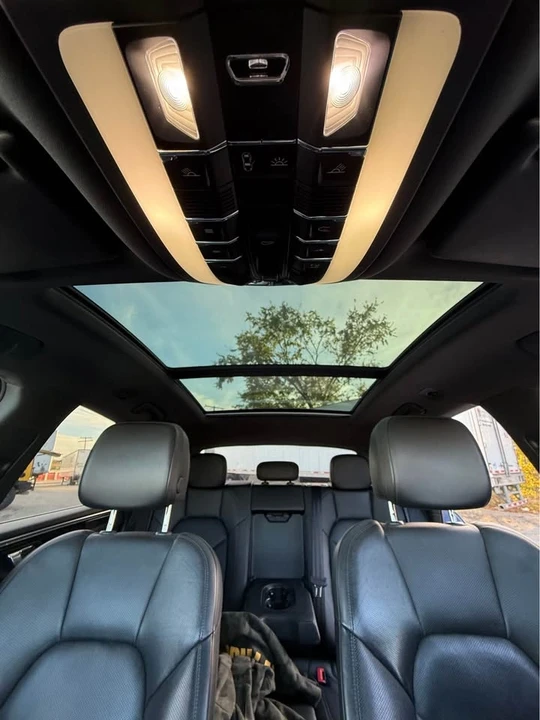 2017 Porsche Macan - Image 12 of 15