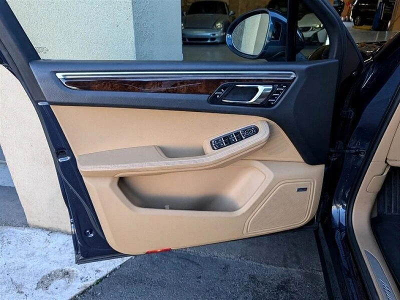 2017 Porsche Macan S - Image 18 of 20