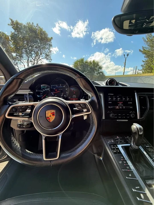 2017 Porsche Macan - Image 16 of 18