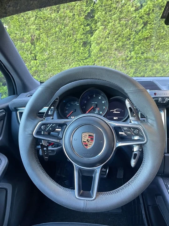2017 Porsche Macan - Image 6 of 7