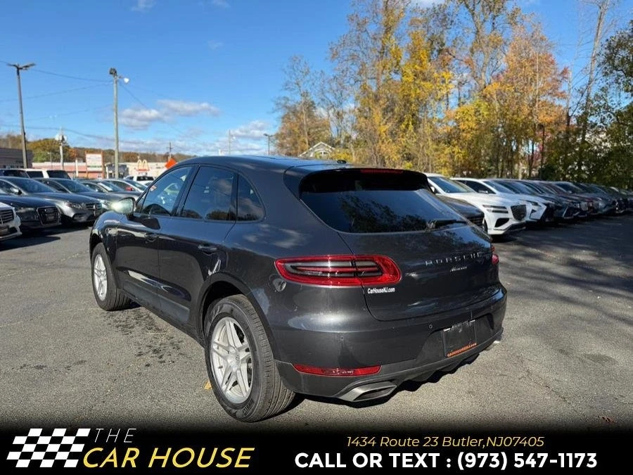 2017 Porsche Macan - Image 9 of 17