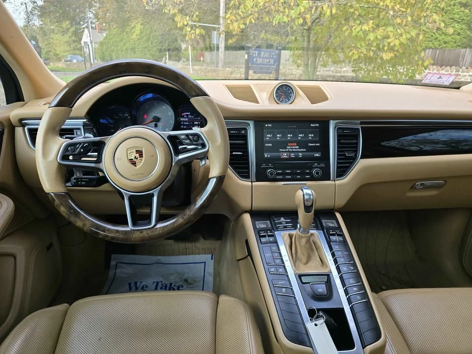 2017 Porsche Macan - Image 10 of 17