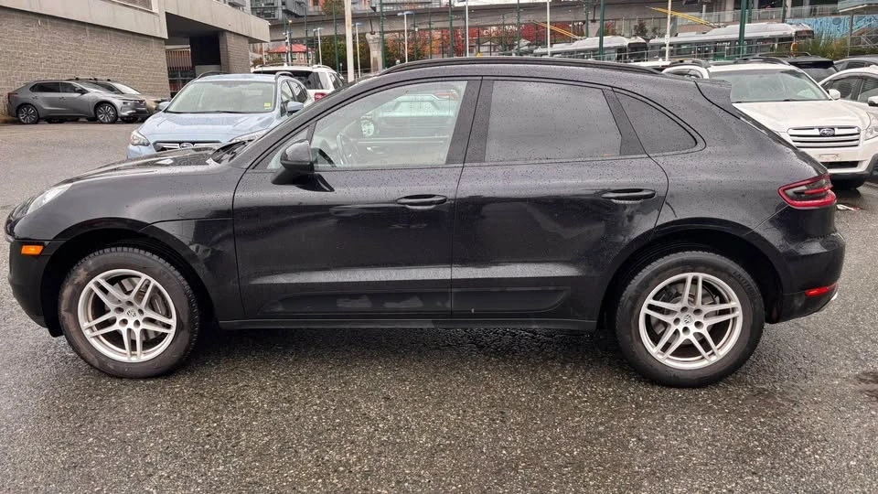 2017 Porsche Macan - Image 3 of 15