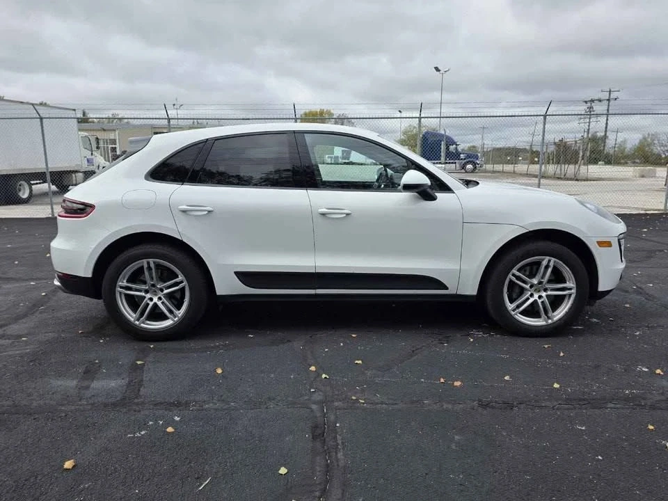 2017 Porsche Macan - Image 6 of 13