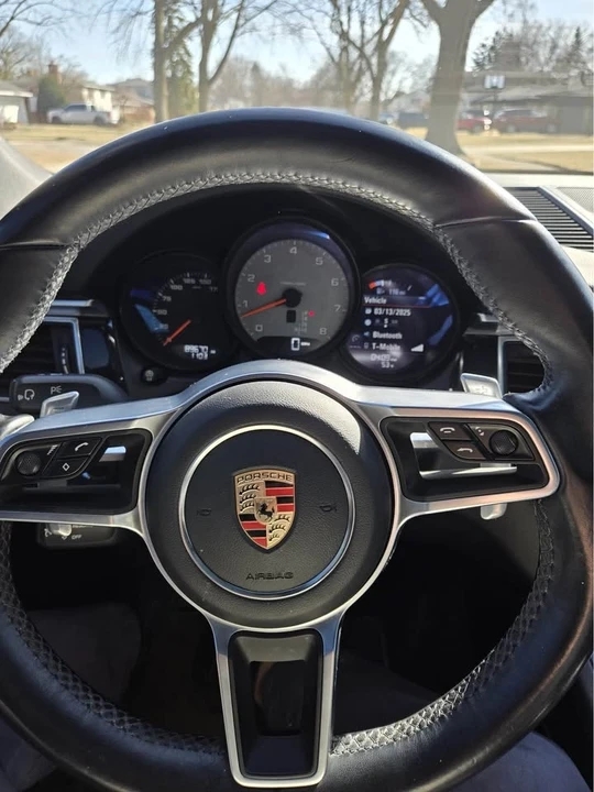 2017 Porsche Macan - Image 10 of 12