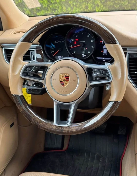 2017 Porsche Macan - Image 3 of 13