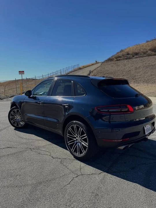 2017 Porsche Macan - Image 3 of 11