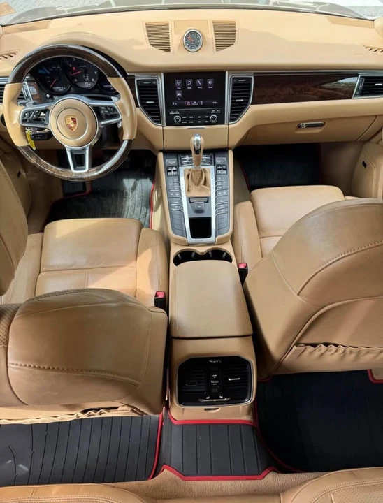2017 Porsche Macan - Image 7 of 13