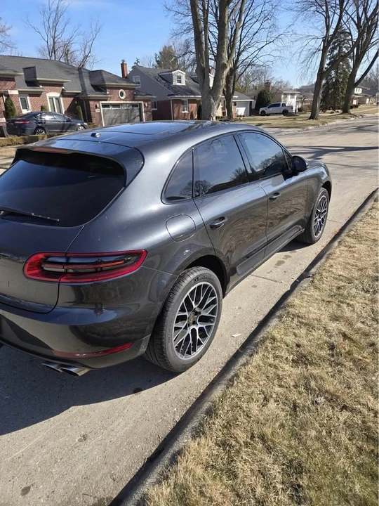 2017 Porsche Macan - Image 7 of 12