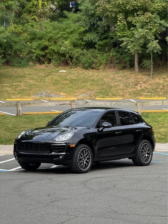 2017 Porsche Macan - Image 9 of 20