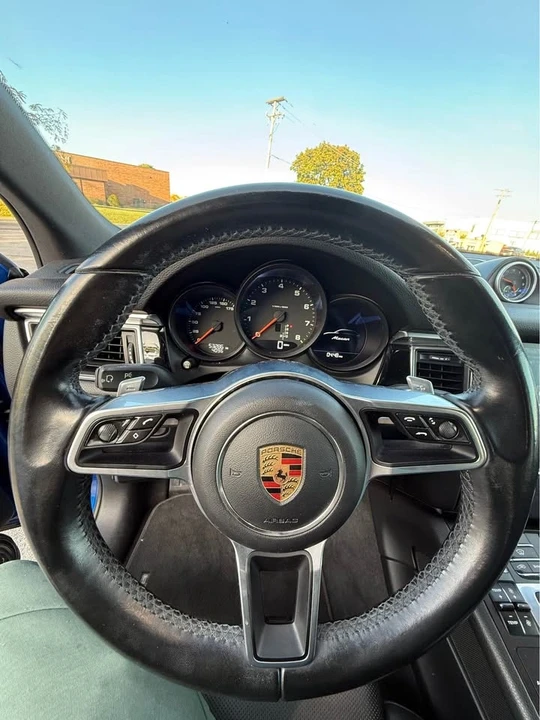 2017 Porsche Macan - Image 11 of 15