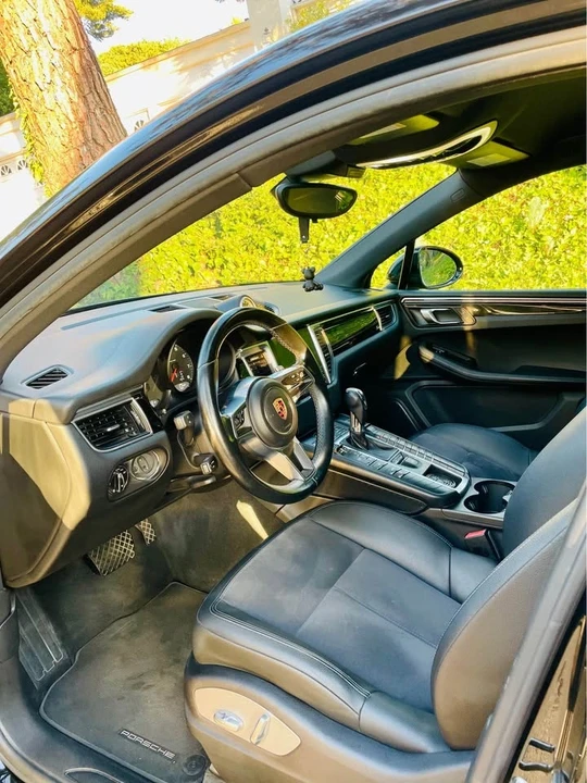 2017 Porsche Macan - Image 8 of 16