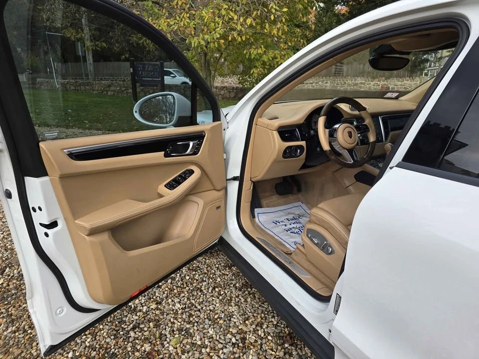 2017 Porsche Macan - Image 7 of 17