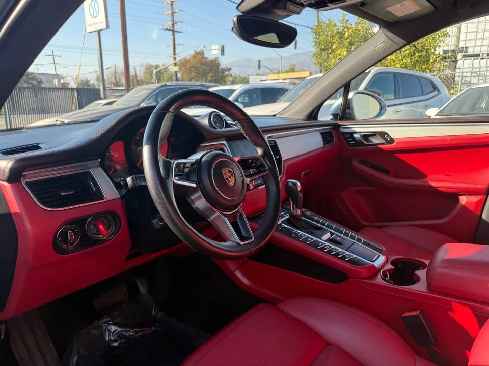 2017 Porsche Macan - Image 7 of 20