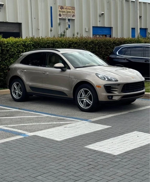 2017 Porsche Macan - Image 10 of 13