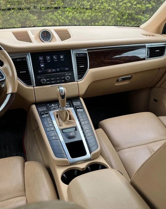2017 Porsche Macan - Image 6 of 13