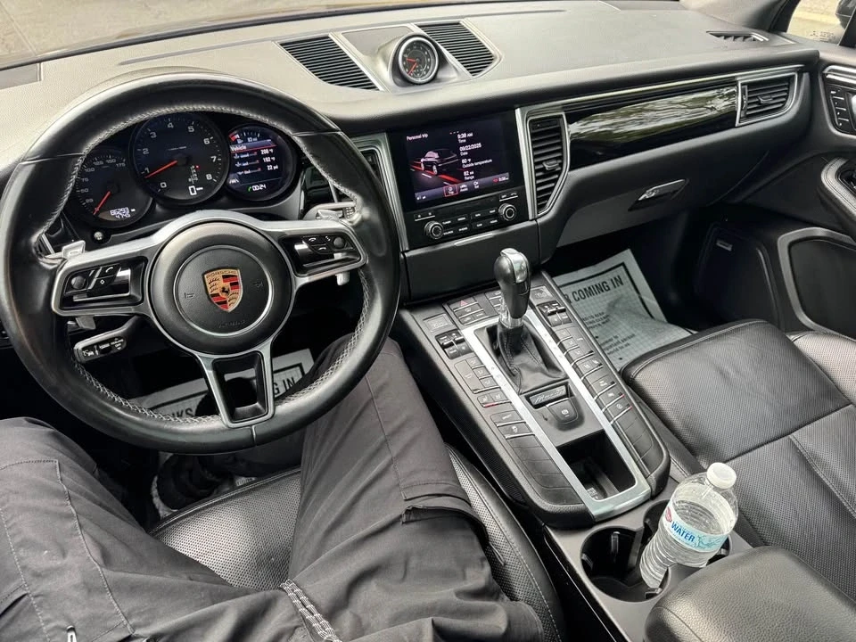 2017 Porsche Macan - Image 19 of 20