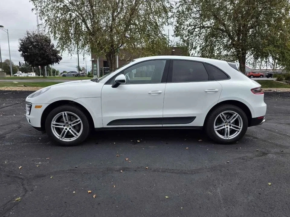 2017 Porsche Macan - Image 2 of 13