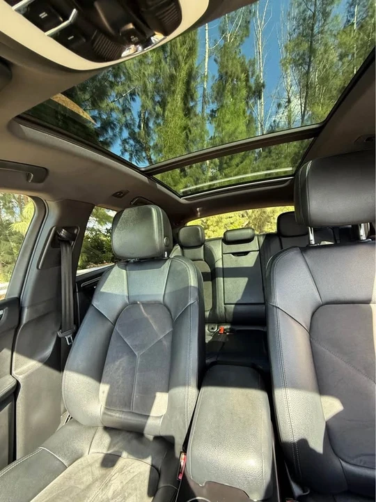 2017 Porsche Macan - Image 9 of 18