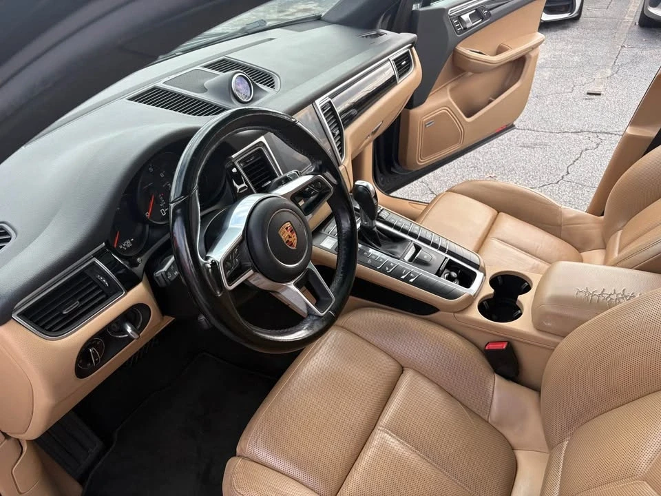 2017 Porsche Macan - Image 4 of 11