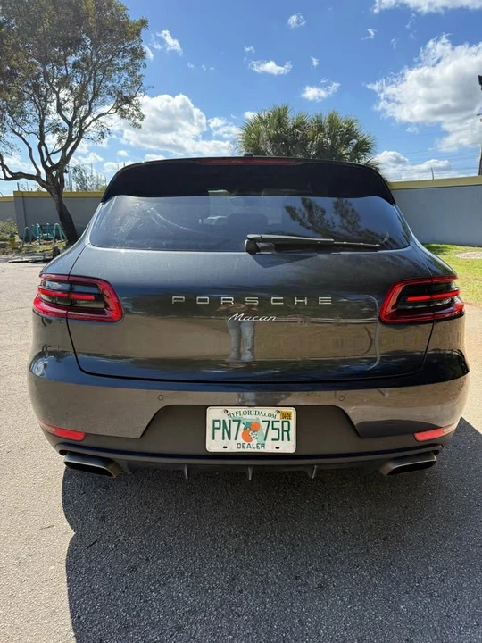 2017 Porsche Macan - Image 4 of 8