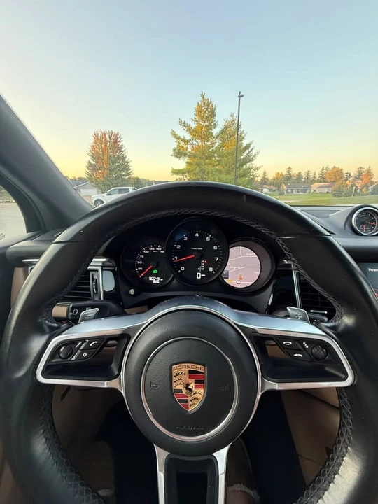 2017 Porsche Macan - Image 14 of 15