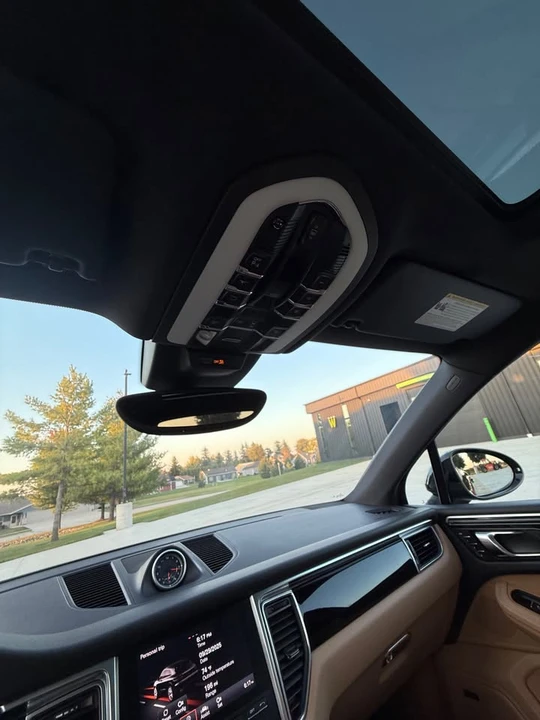 2017 Porsche Macan - Image 15 of 15