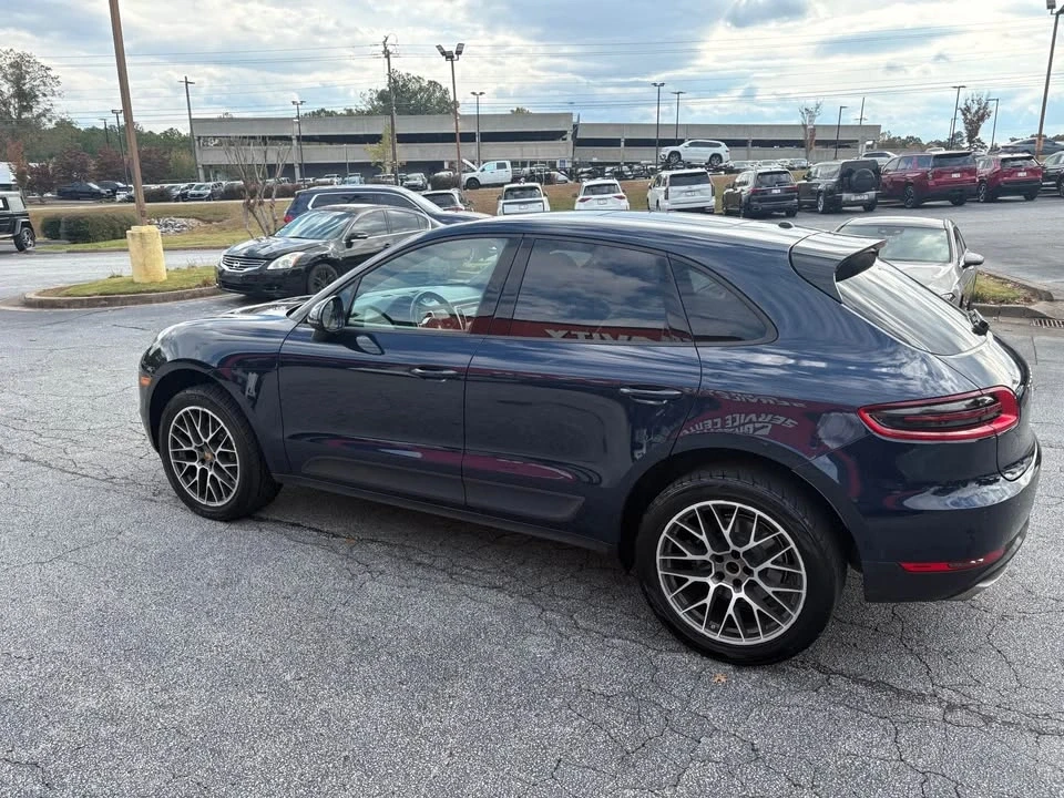 2017 Porsche Macan - Image 10 of 11