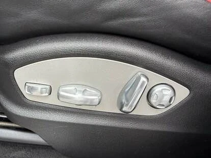 2017 Porsche Macan - Image 12 of 20