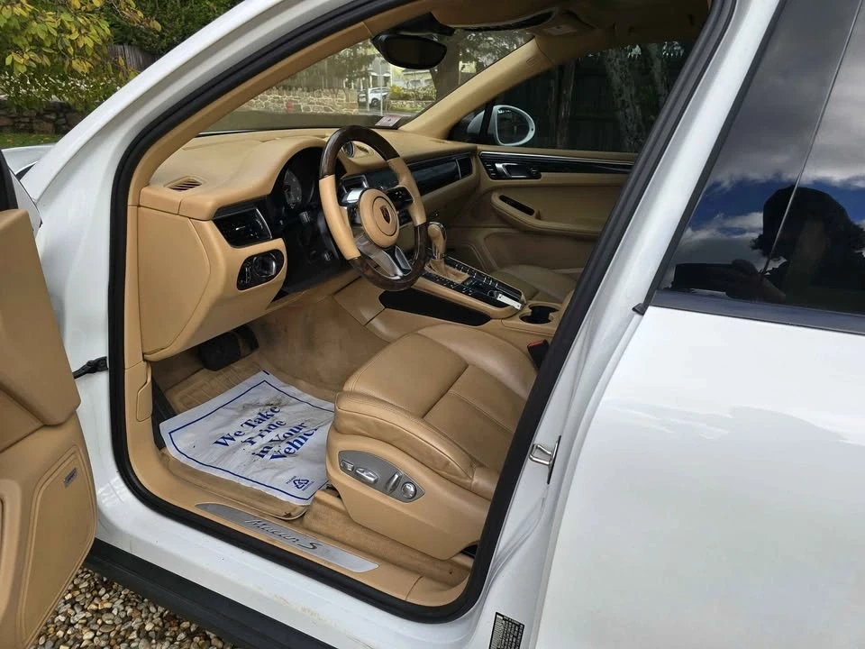2017 Porsche Macan - Image 8 of 17
