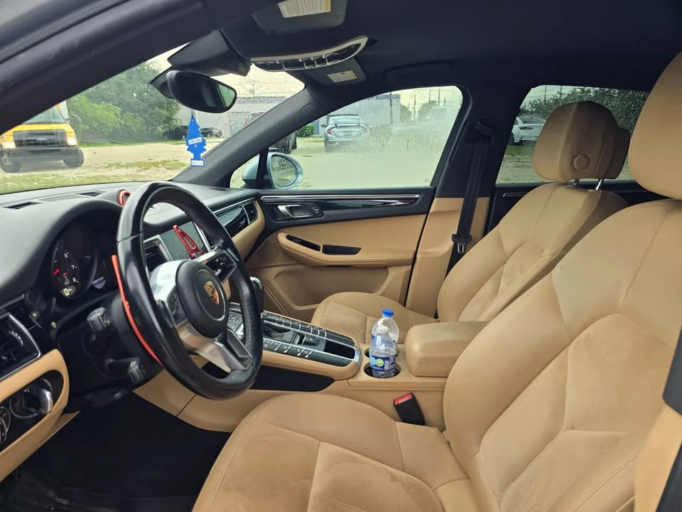 2017 Porsche Macan - Image 7 of 9
