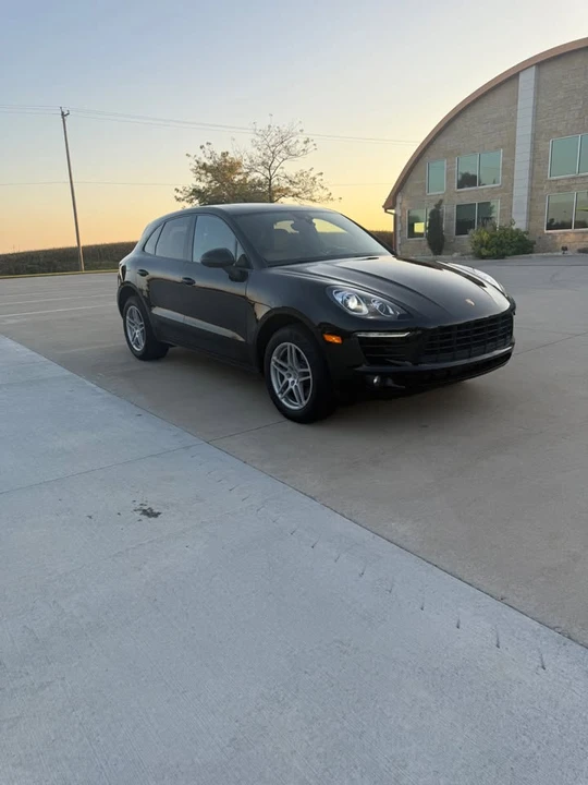 2017 Porsche Macan - Image 3 of 15