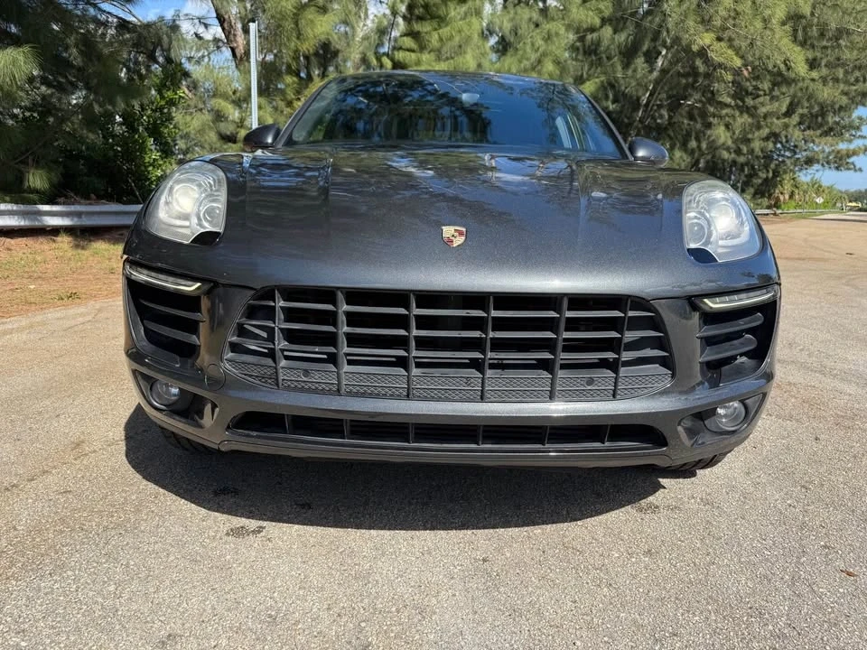 2017 Porsche Macan - Image 2 of 18