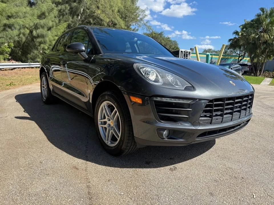 2017 Porsche Macan - Image 2 of 8