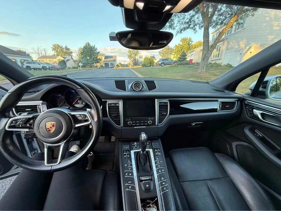 2017 Porsche Macan - Image 8 of 13
