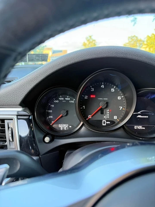 2017 Porsche Macan - Image 13 of 13