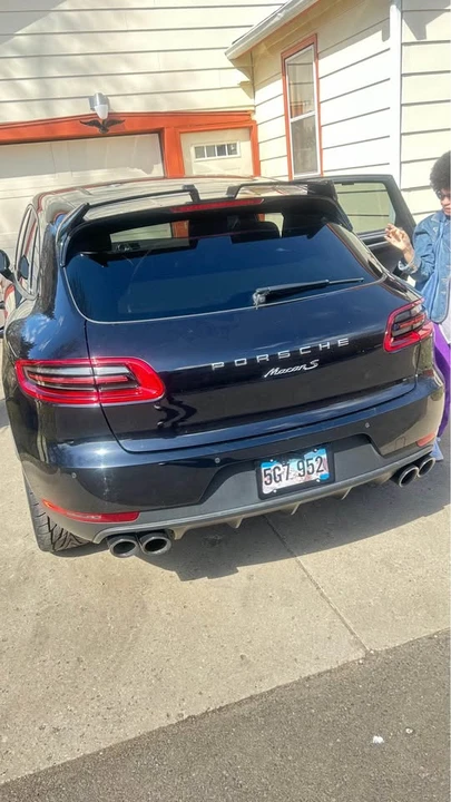 2017 Porsche Macan - Image 8 of 12