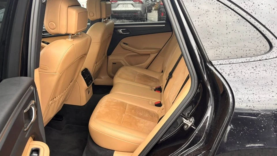 2017 Porsche Macan - Image 12 of 15
