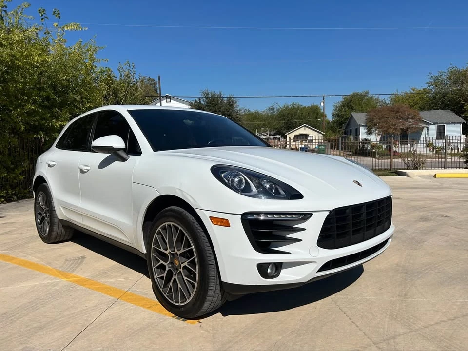 2017 Porsche Macan - Image 13 of 16