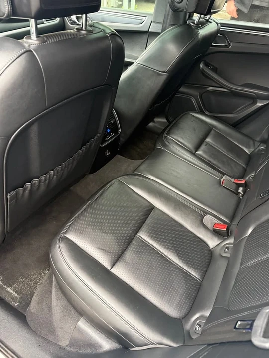 2017 Porsche Macan - Image 9 of 11