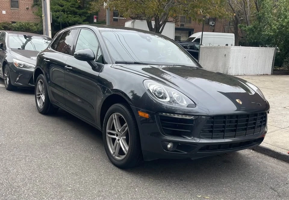 2017 Porsche Macan - Image 2 of 20