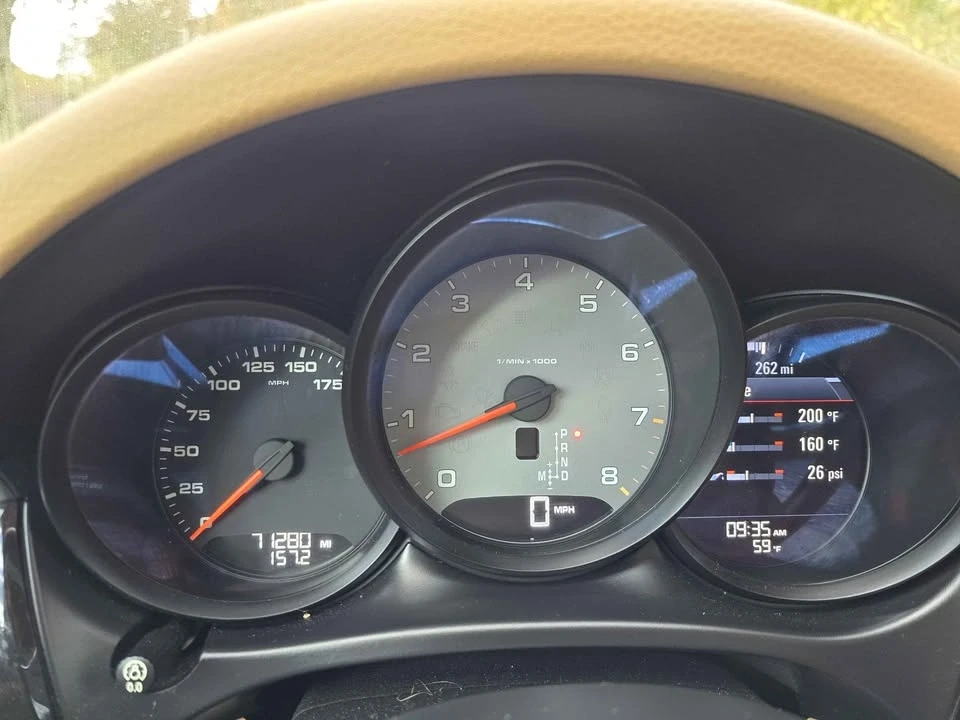 2017 Porsche Macan - Image 11 of 17