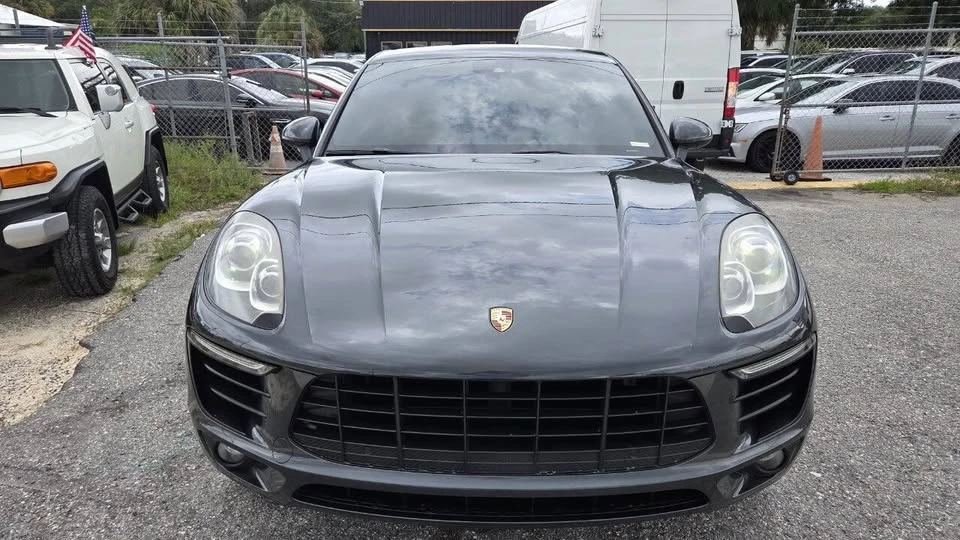 2017 Porsche Macan - Image 8 of 17