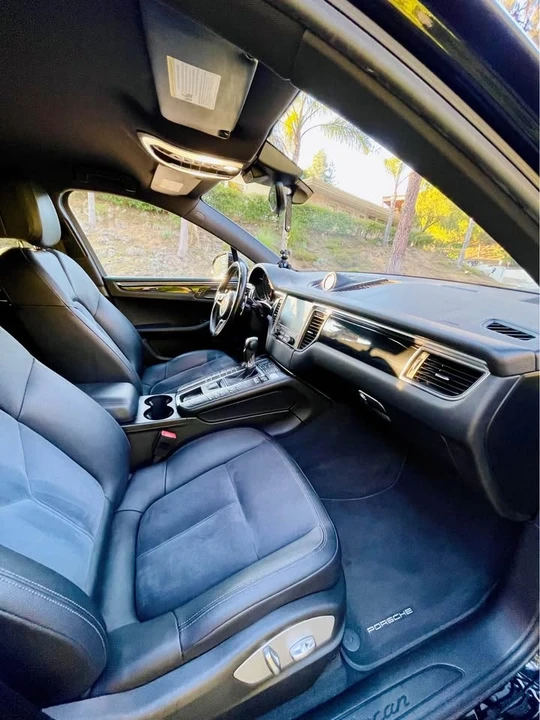 2017 Porsche Macan - Image 9 of 16