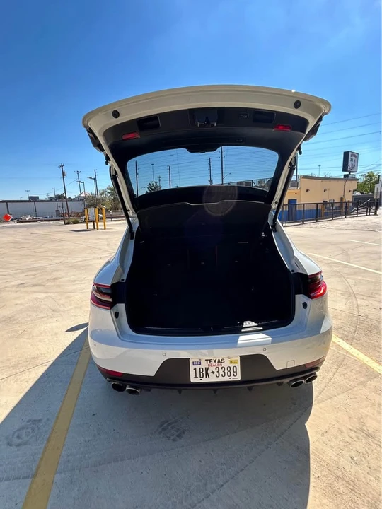 2017 Porsche Macan - Image 8 of 16
