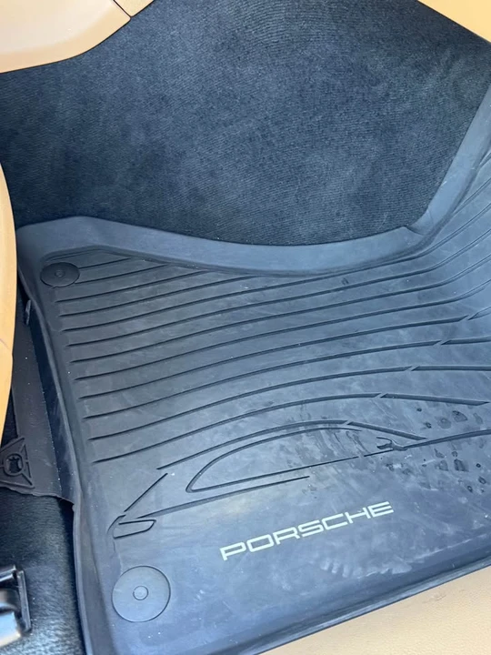 2017 Porsche Macan - Image 9 of 19