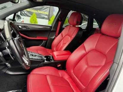 2017 Porsche Macan - Image 11 of 20