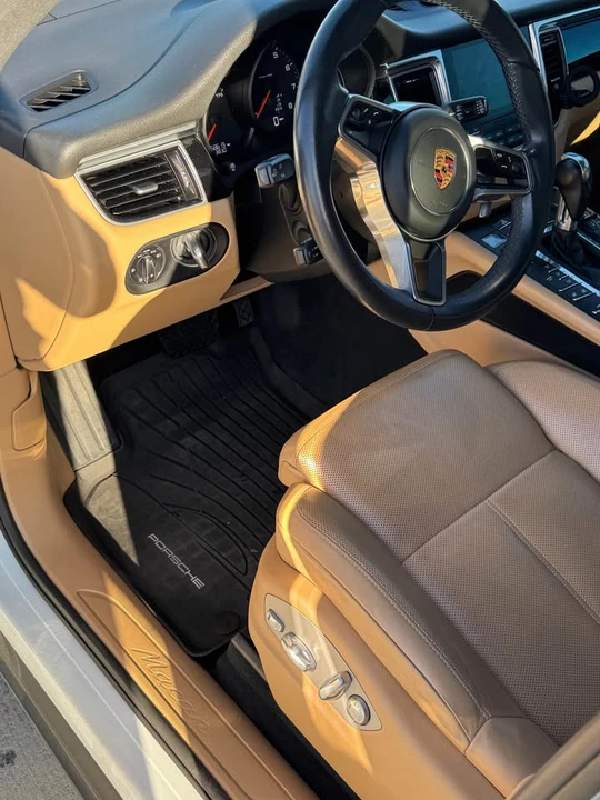 2017 Porsche Macan - Image 5 of 19