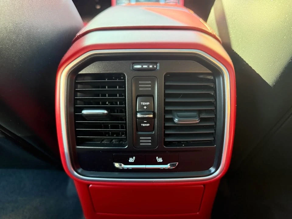 2017 Porsche Macan - Image 16 of 20